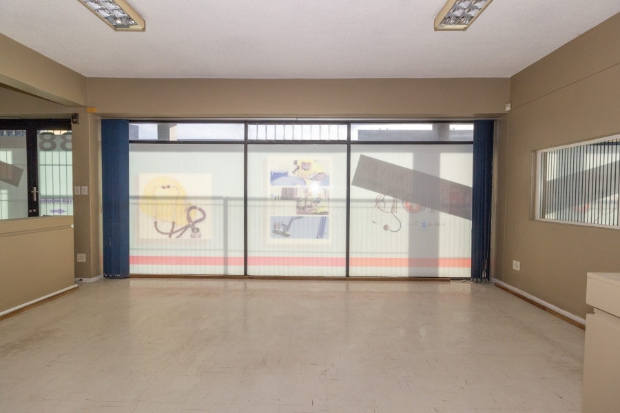 To Let commercial Property for Rent in Richmond Hill Eastern Cape